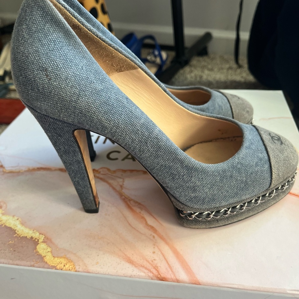 CHANEL Denim and Gray Heels - Picture 7 of 8